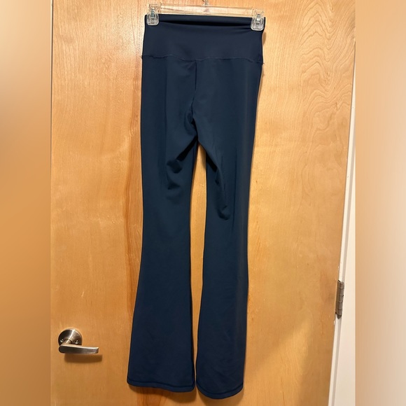 90 degree by reflex flare slit leggings - Picture 3 of 4